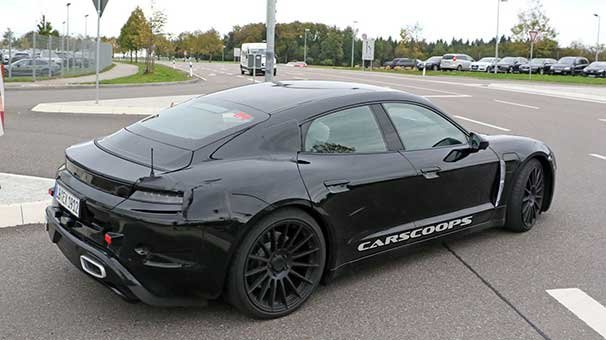 Porsche’nin elektrikli otomobili ilk kez canlı olarak yolda görüntülendi