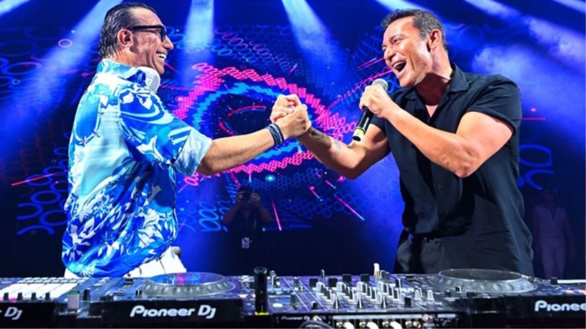 Türkiye’nin en büyük sahnesi kuruldu! Ağrı Dağı Müzik Festivali’nde Mustafa Sandal, Zara ve Kadr sahne aldı