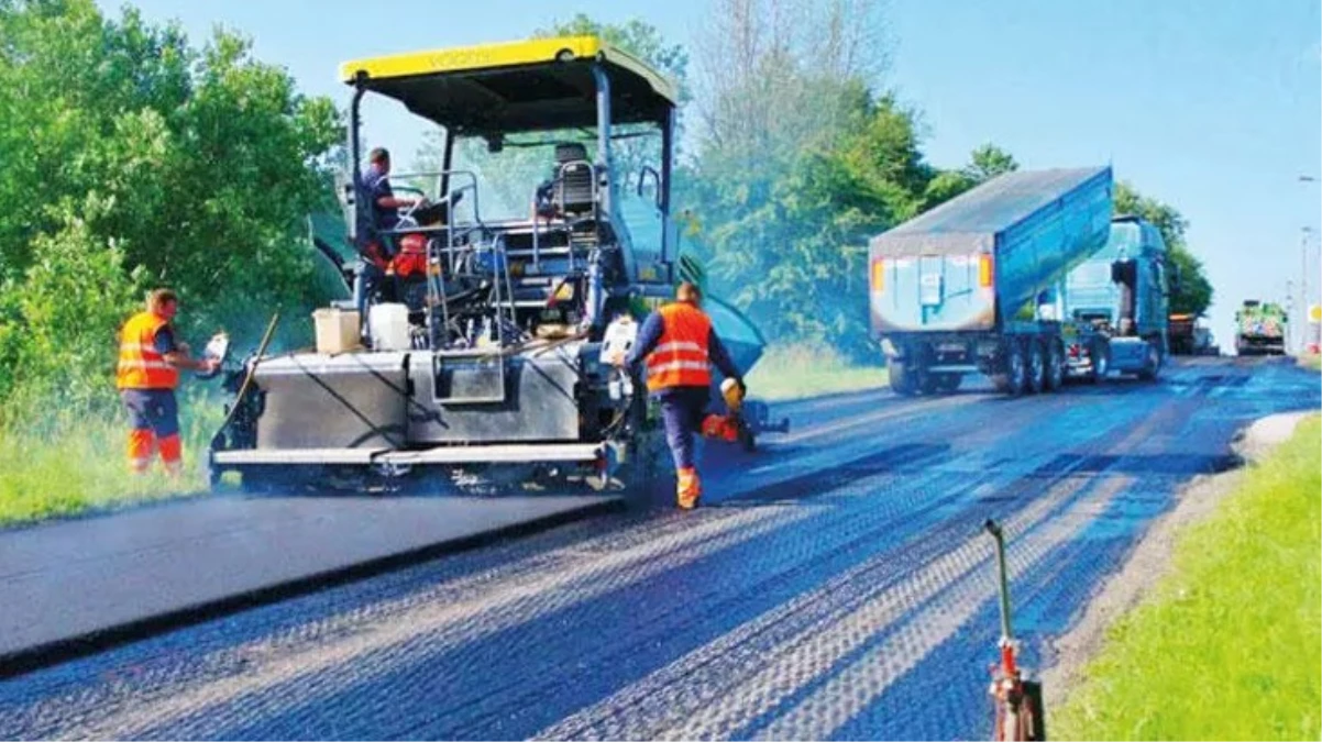 BM askeri, Türk polisinin önünden çekildi; Kıbrıs’ta yol çalışması devam ediyor