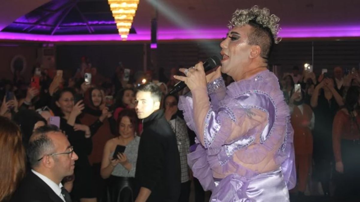 Valilik, milli değerlere aykırı bulduğu gerekçesiyle Murat Övüç’ün programını iptal etti