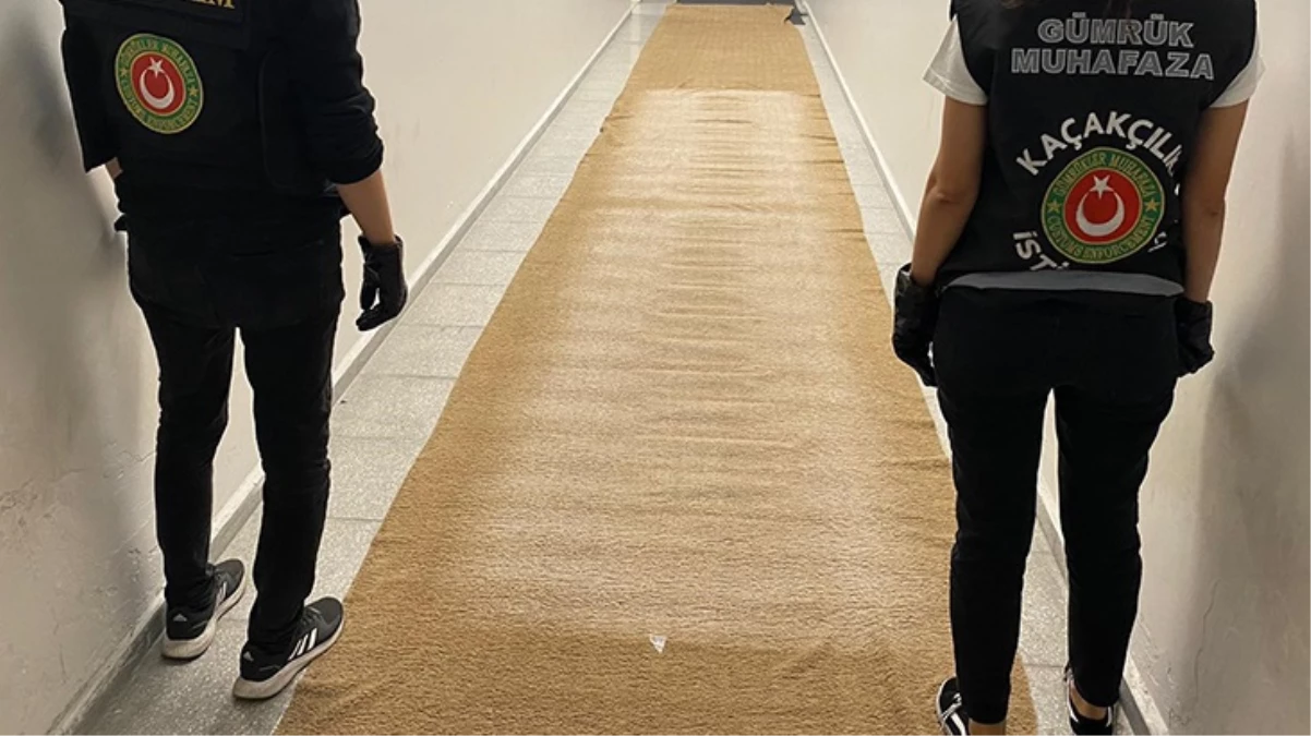 İstanbul Havalimanı’nda halıya emdirilmiş şekilde 17 kilogram metamfetamin ele geçirildi