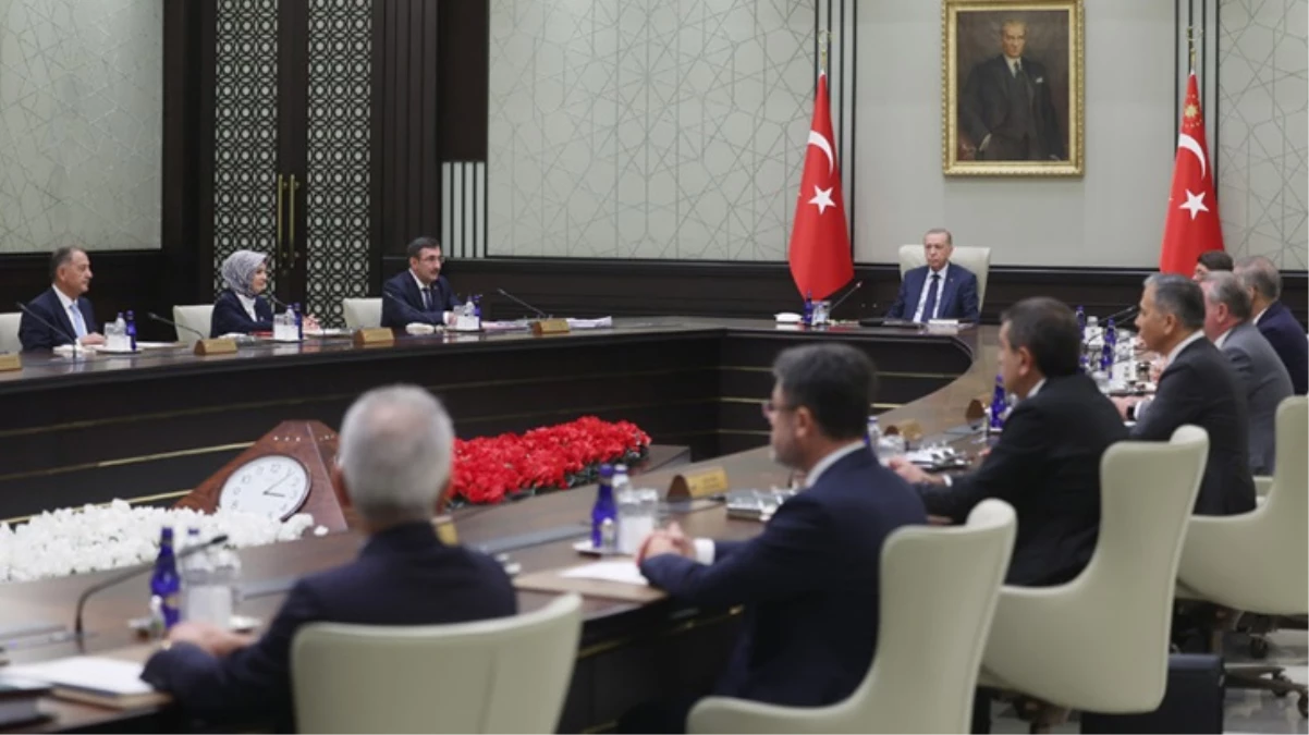 Kabine bugün toplanıyor! Cumhurbaşkanı Erdoğan, vergisiz telefon satışıyla ilgili detayları açıklayacak