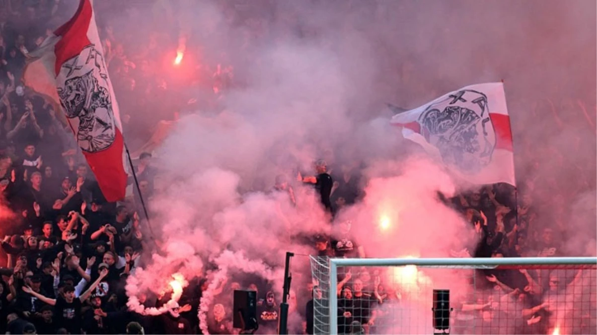 Deplasman gol attıkça ev sahibi taraftarlar çıldırdı! Ajax-Feyenoord maçı tatil edildi