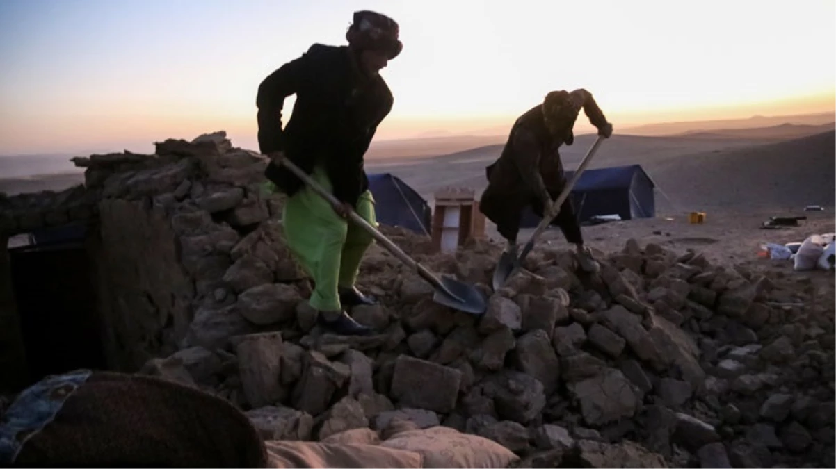 Afganistan’da deprem felaketinde ölü sayısı 2 bin 400’e yükseldi