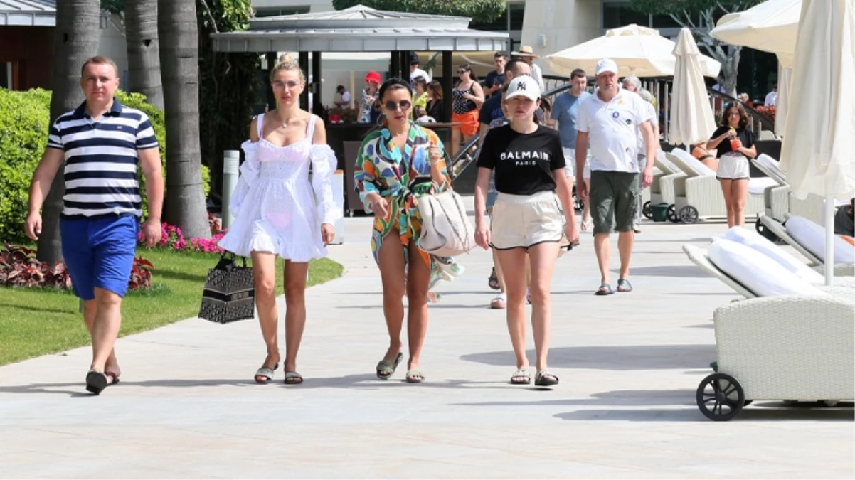 Antalya’ya gelen turistlerden en çok bahşiş bırakan Almanlar olurken, Japonlar hiç bahşiş bırakmıyor