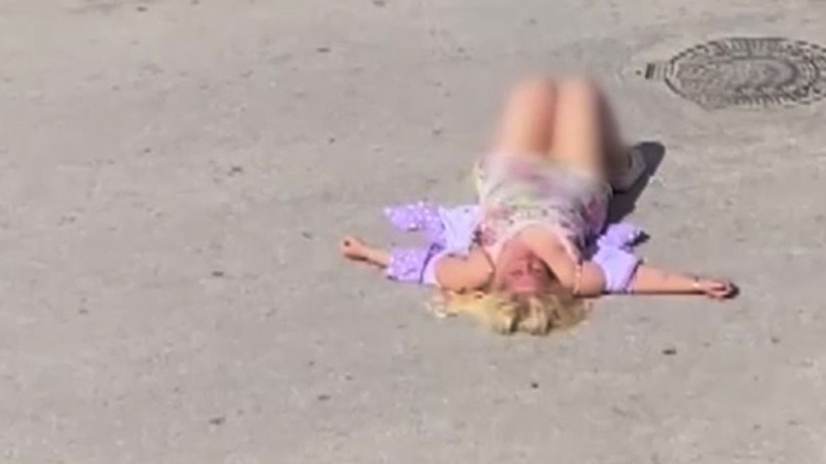 Bir garip olay! Kavşağın göbeğine uzanıp “Müge Anlı buraya gelecek” diye bağırdı