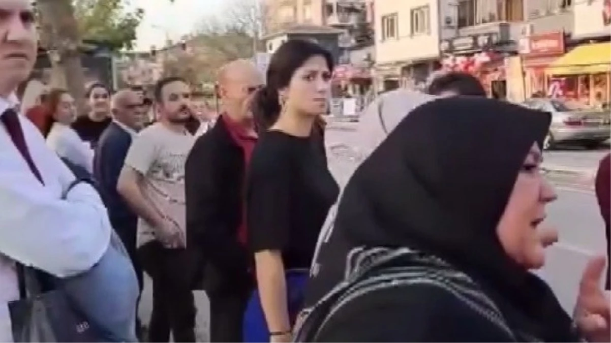 Halk otobüsü şoförü “Çok konuşuyorsunuz” deyip bütün yolcuları indirdi