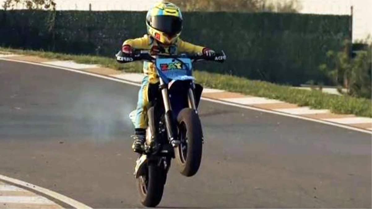 Kenan Sofuoğlu’nun 4 yaşındaki oğlu Zayn herkesin yüreğini ağzına getirdi! Bir anda tepetaklak oldu