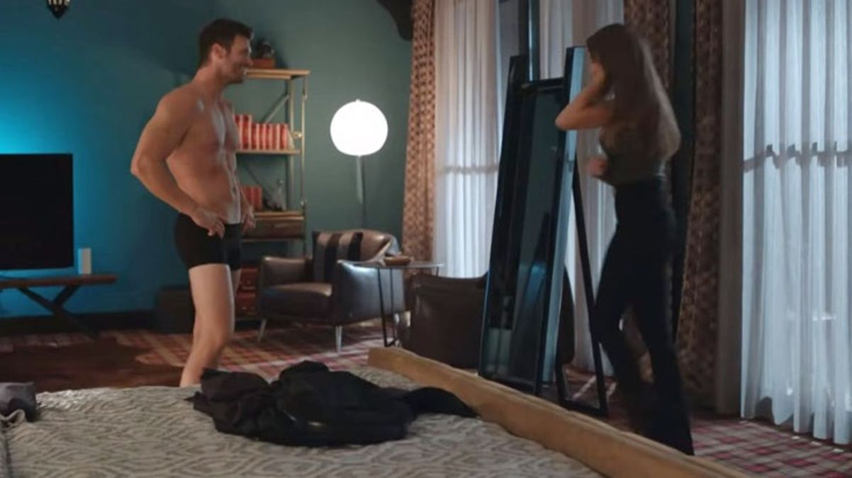 Kıvanç Tatlıtuğ ve Serenay Sarıkaya’nın Aile dizisindeki yatak odası sahnesi tepki çekti