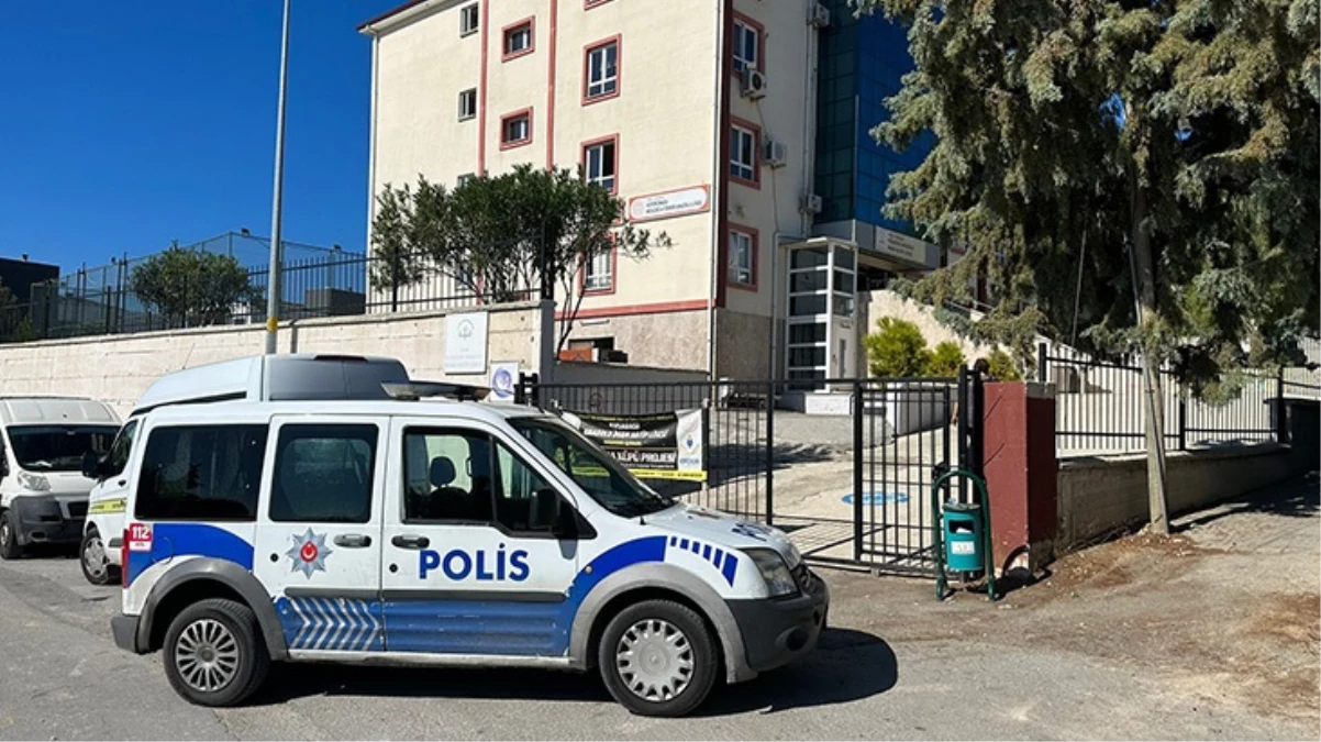 Lisede gizli kamera skandalı! Tezgahı bozulunca kız öğrencileri tuvalete kilitleyip kaçtı