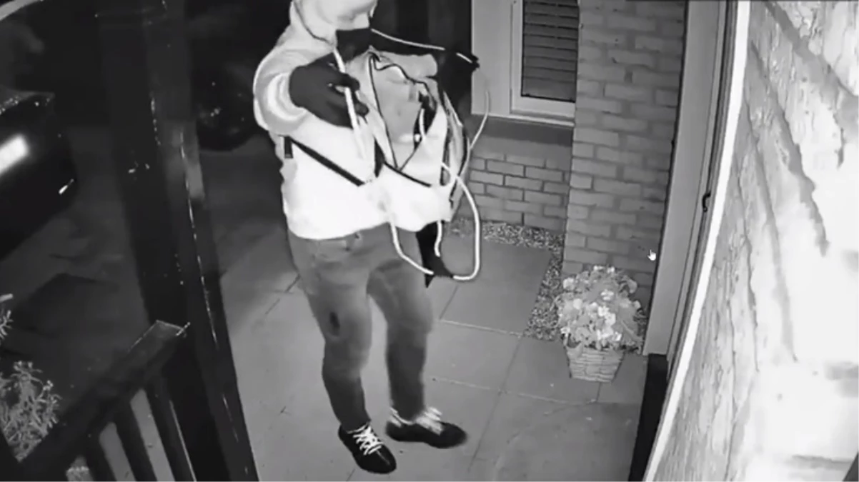 Lüks araç, evin içindeki anahtarına sinyal yollanarak çalındı