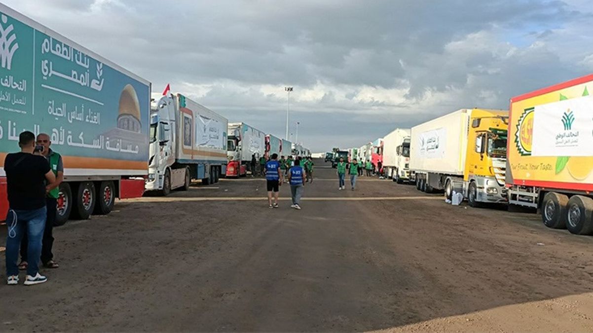 Mısır: Refah Sınır Kapısı açık, İsrail Gazze’ye yardımların girmesini kabul etmiyor