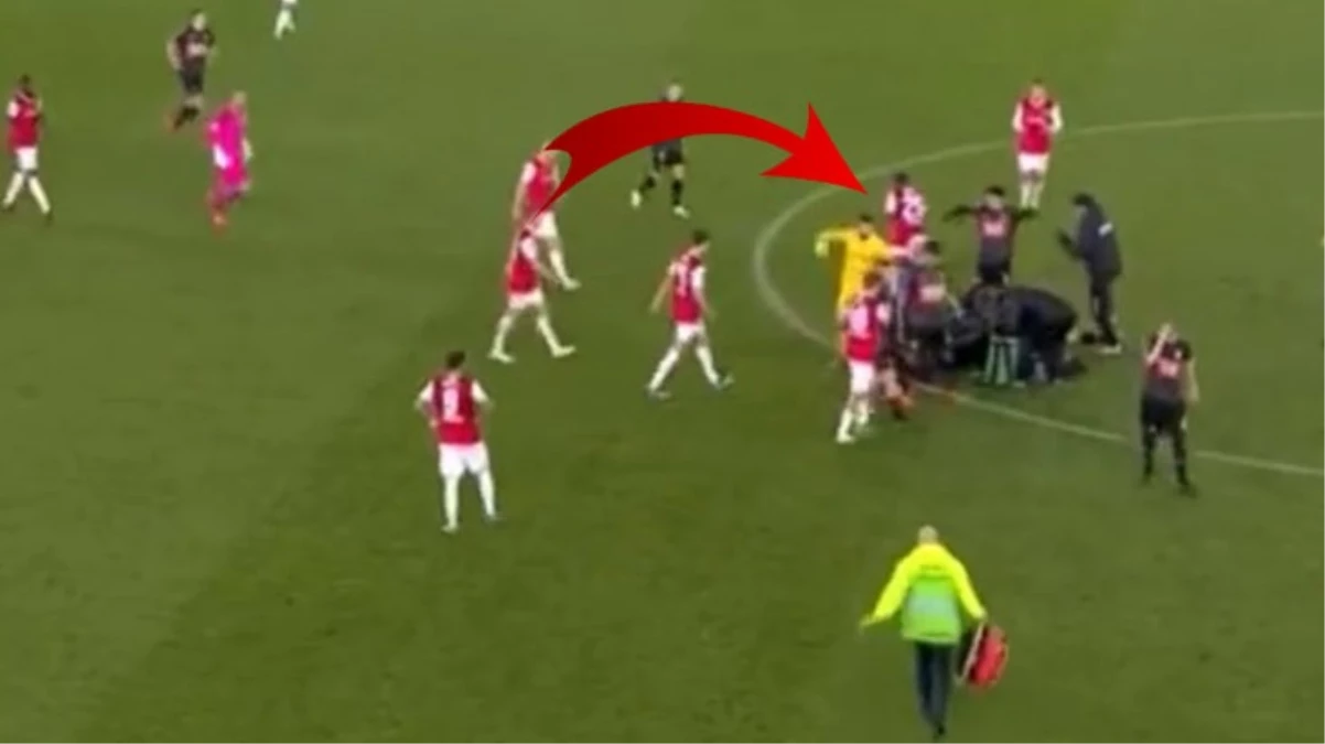 Saha ortasında bir anda yere yığılan dünyaca ünlü golcü Bas Dost’un kalbi durdu