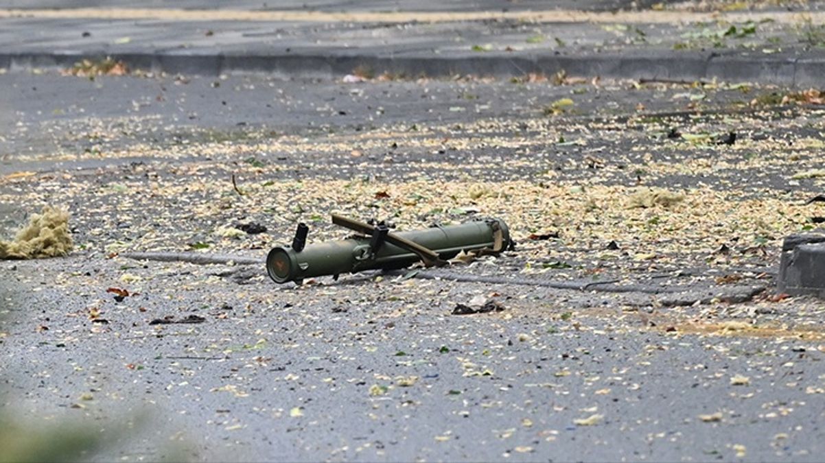 Son Dakika: İçişleri Bakanlığı: Ankara’daki bombalı saldırıyı gerçekleştiren teröristlerden birinin PKK terör örgütü üyesi olduğu belirlendi