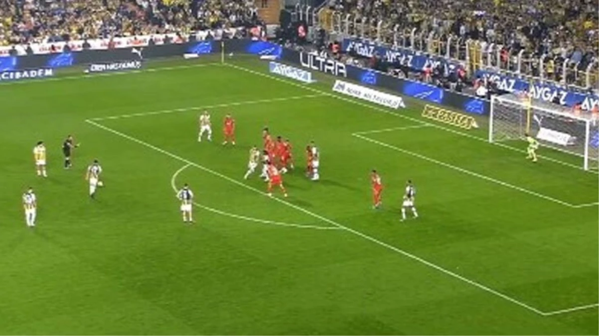 Topu resmen iğne deliğinden geçirdi! İrfan Can Kahveci’den 2 yıl sonra bir ilk