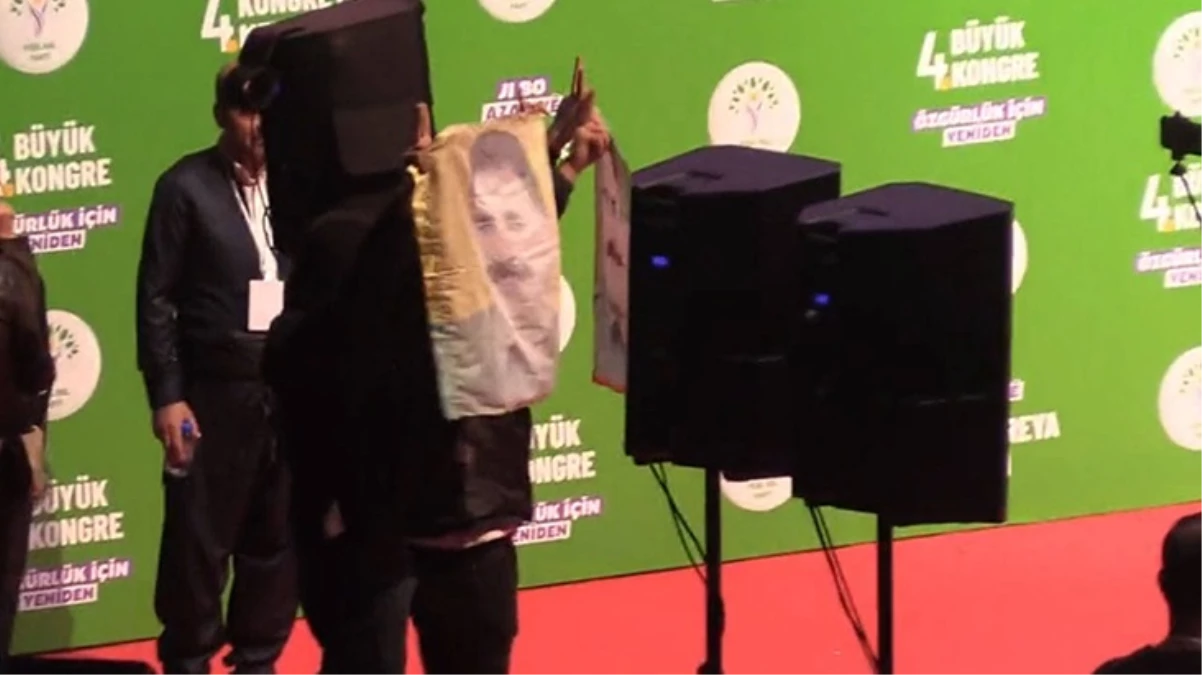 Yeşiller Sol Partisi kongresinde Öcalan posteri açılmasıyla ilgili 4 kişi gözaltına alındı