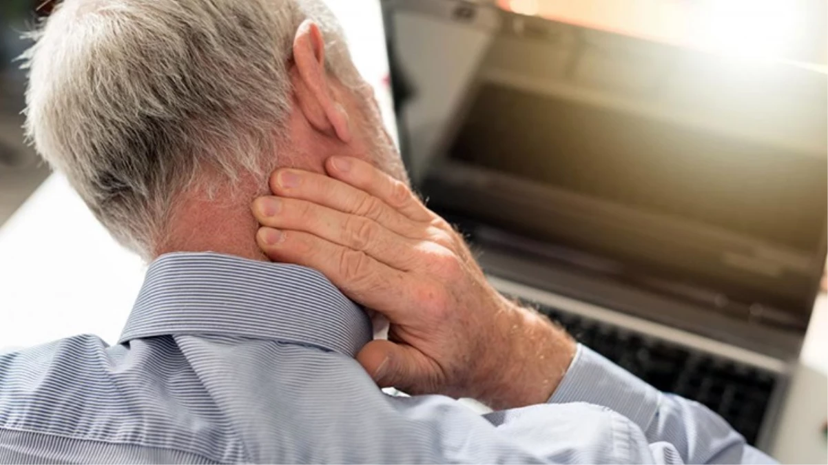 Aylardır baş ağrısı çeken adamın beyninde iki yemek çubuğu bulundu