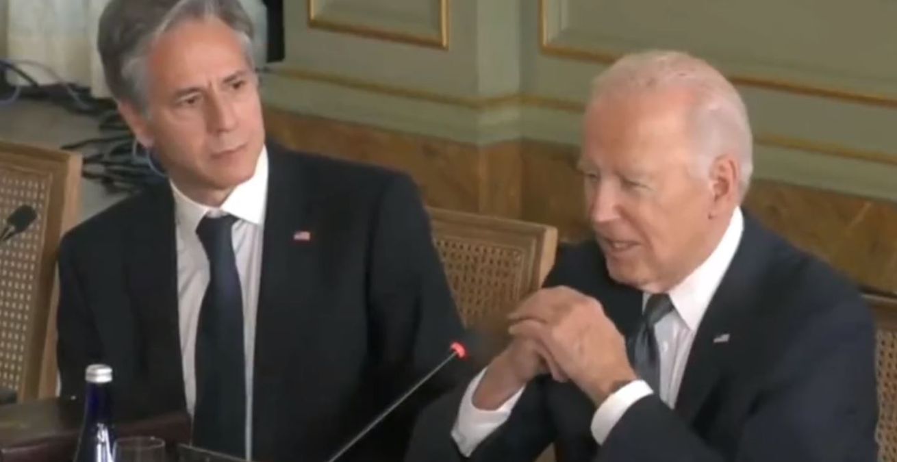 Biden konuştuğu sırada Blinken’in yüzü şekilden şekle girdi