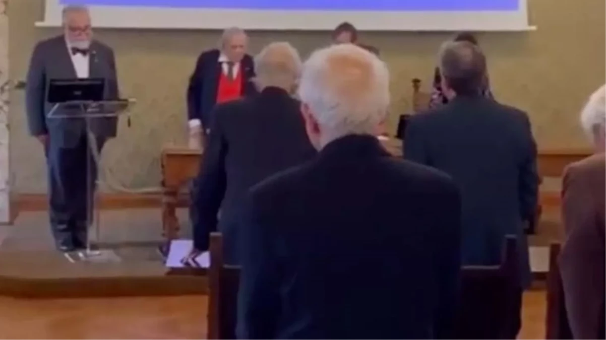 Celal Şengör, Roma’daki uluslararası toplantıda bilim insanlarını Atatürk için saygı duruşuna davet etti