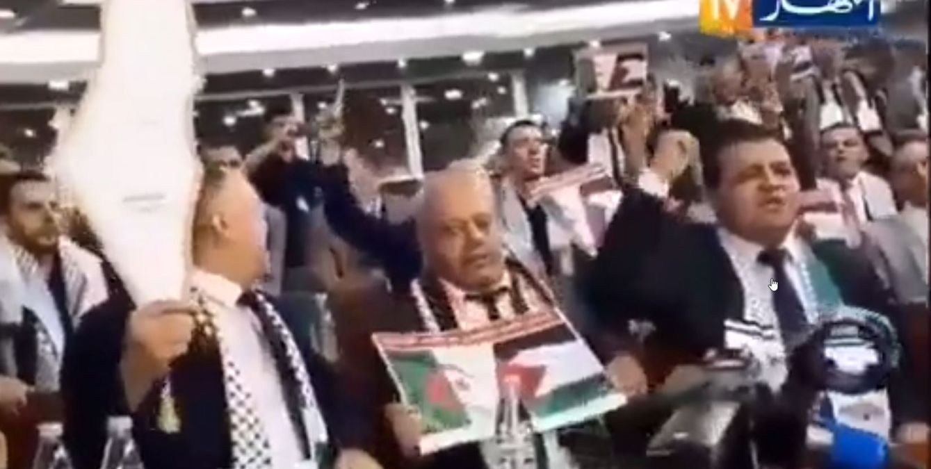 Cezayir Parlamentosu, Cumhurbaşkanı Tebbun’a İsrail ile savaşa girme yetkisini verdi