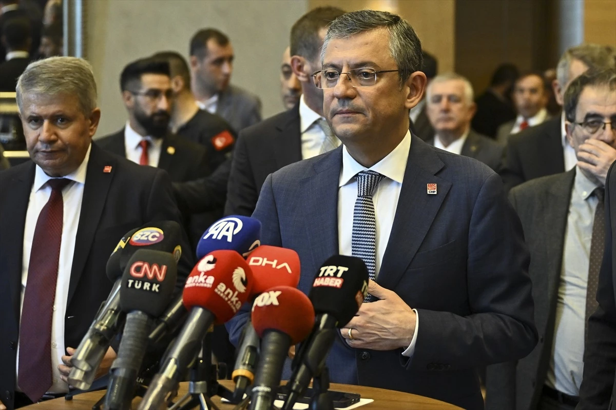 CHP’nin yeni başkanı Özgür Özel, 81 il başkanı ile bir araya geldi: Partimize yakışır bir PM listesi yapacağız