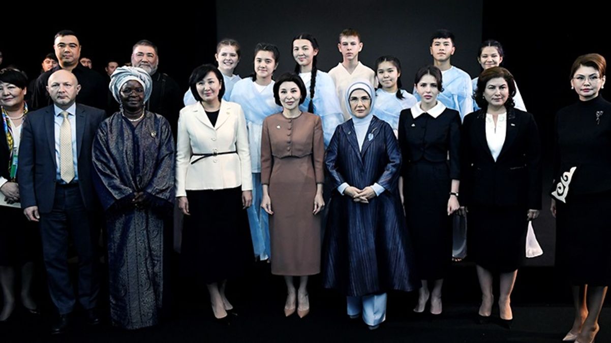 Emine Erdoğan, lider eşleriyle Özbekistan’da bir araya geldi