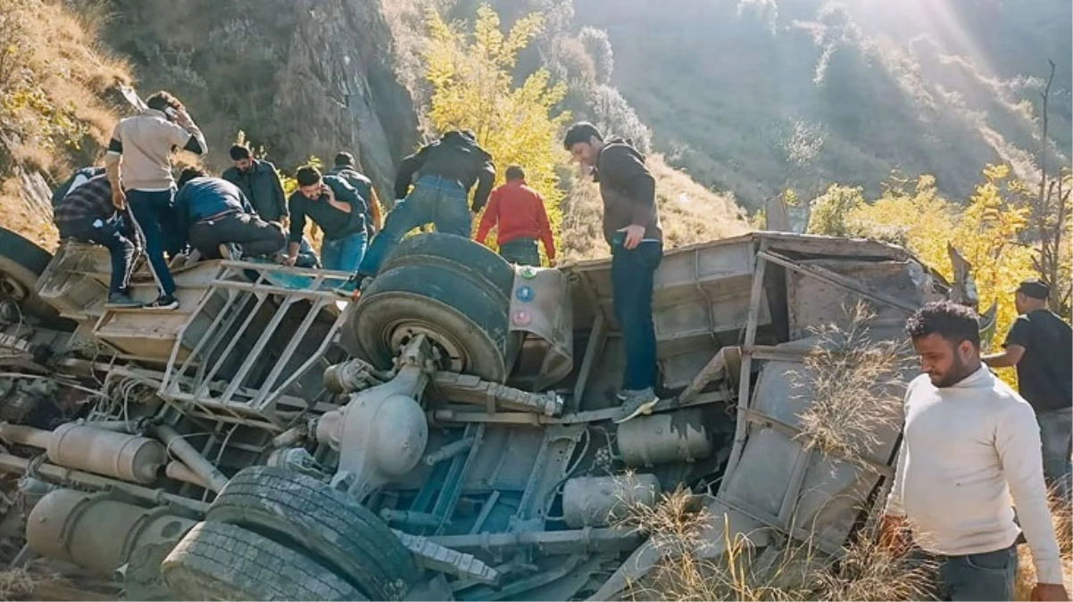 Hindistan’da katliam gibi kaza: 36 kişi hayatını kaybetti, 19 kişi yaralandı