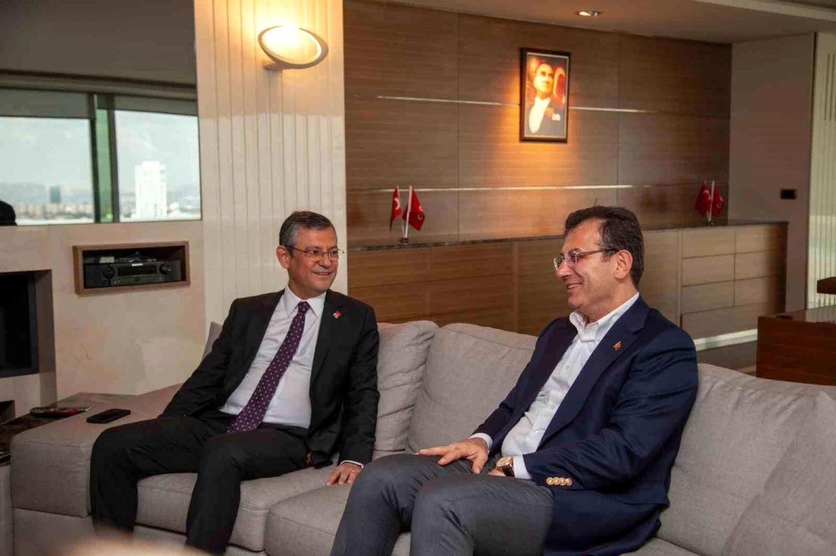 Özgür Özel, kendisini ziyaret eden İmamoğlu’nu yere göğe sığdıramadı: Bizim aramızdaki kardeşlik ilişkisi