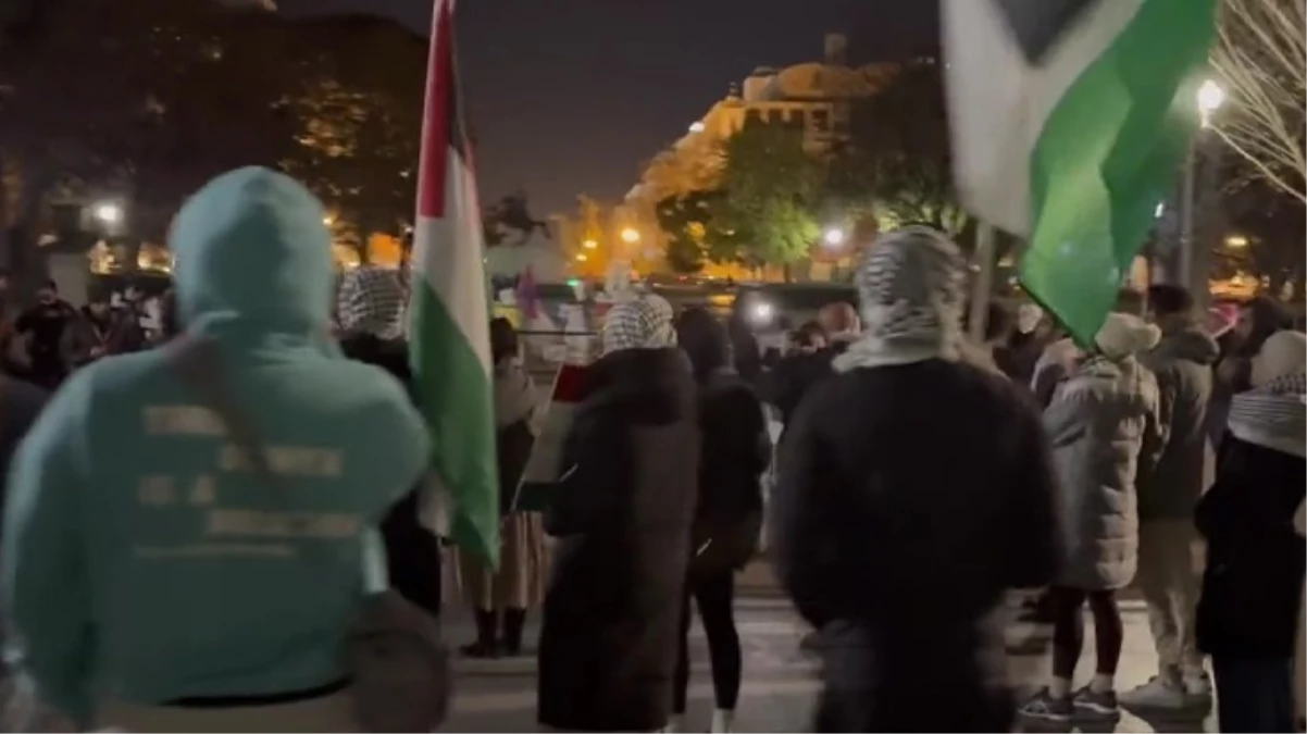 İsrail’in Şifa baskını ABD’yi karıştırdı! Beyaz Saray önünde toplanan kalabalık grup Biden’ı soykırımla suçladı