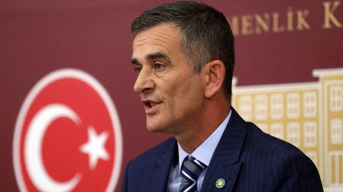 İYİ Partili Dikbayır: Seçim kampanyasını yürüten Akşener’in oğlu, elinde poşetle para dağıttı