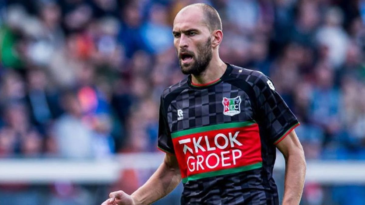 Kalp Krizi Geçiren Futbolcu Bas Dost, Futbola Ara Verdiğini Açıkladı