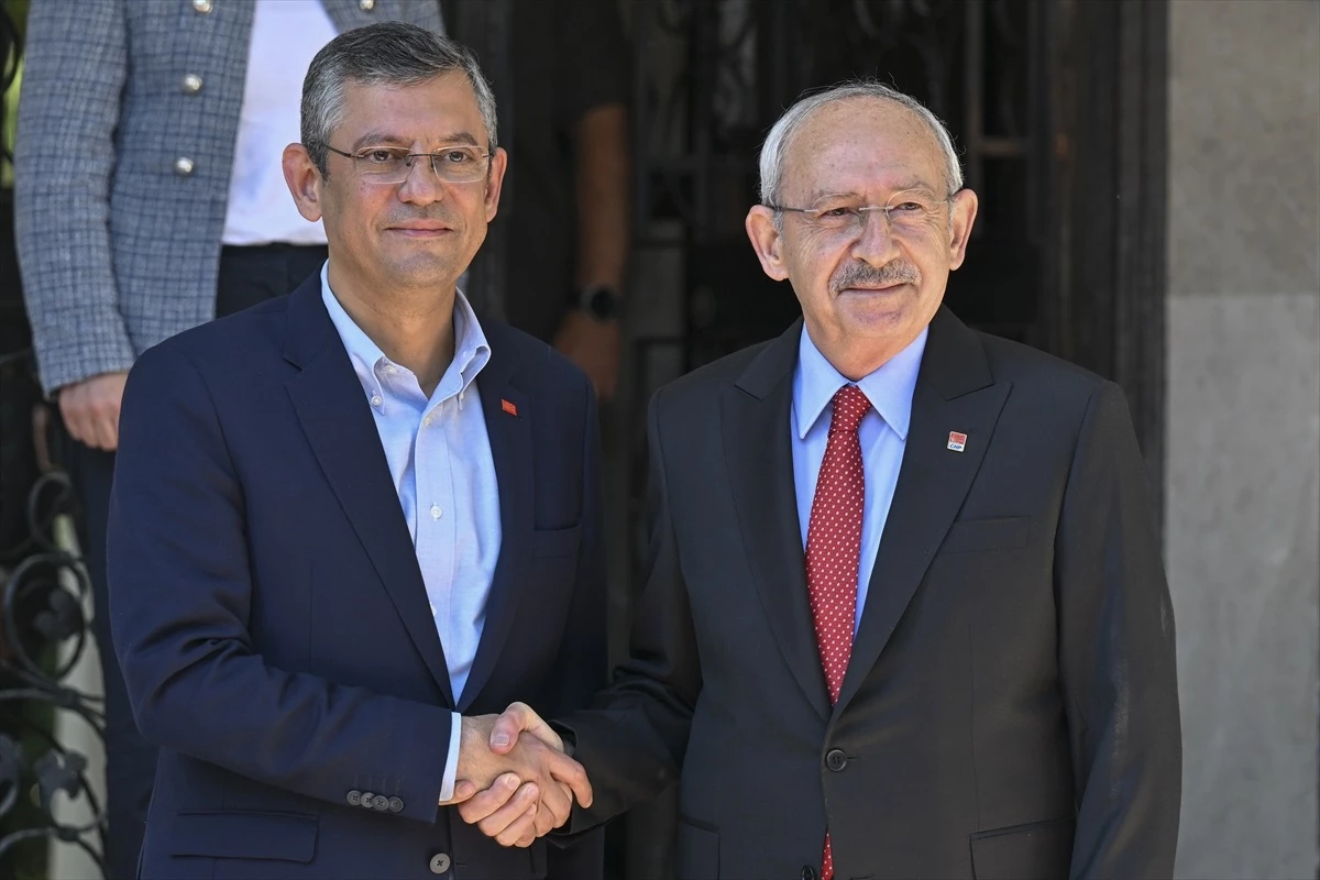 Kılıçdaroğlu’nu evinde ziyaret eden Özgür Özel’den ilk sözler: Gerçekten çok mahcup oldum