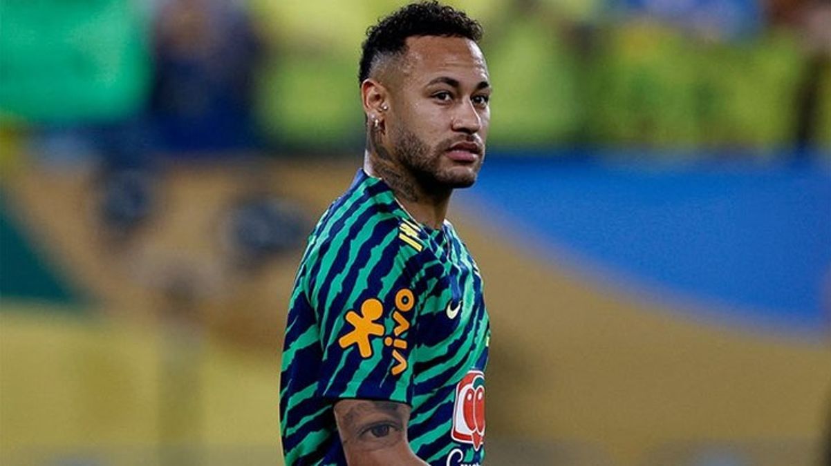 Bıçak altına yatıyor! Dizinden sakatlanan Neymar, 10 ay sahalardan uzak kalacak