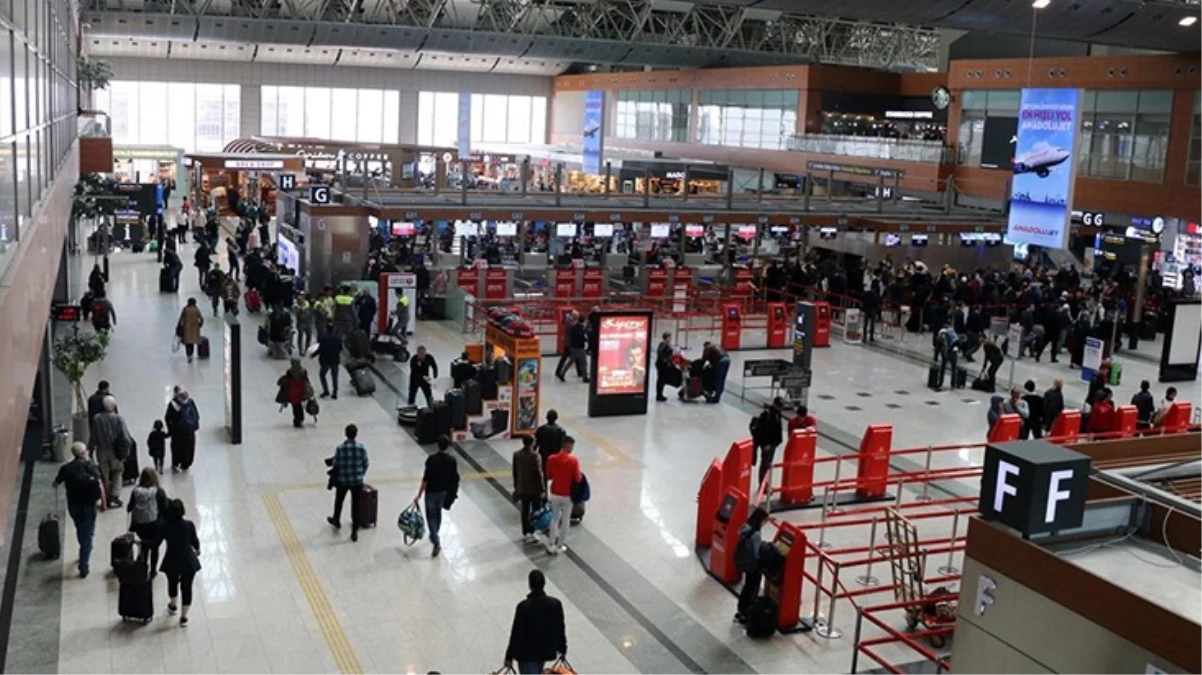 Sabiha Gökçen Havalimanı’nda altyapı arızası! Check-in işlemleri gerçekleştirilemiyor