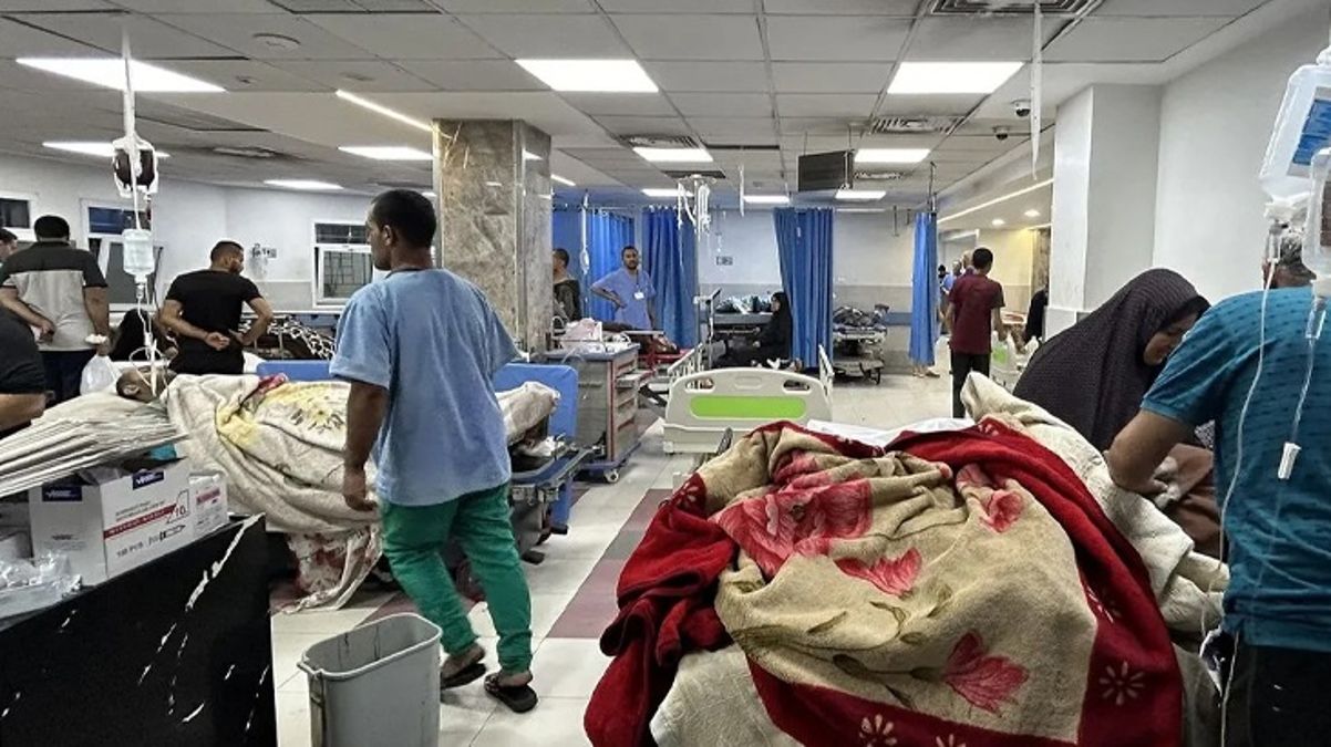 Şifa Hastanesi doktoru: İsrail pencereden bakan hemşireyi bile vurdu, kim hareket ediyorsa hedef alıyorlar