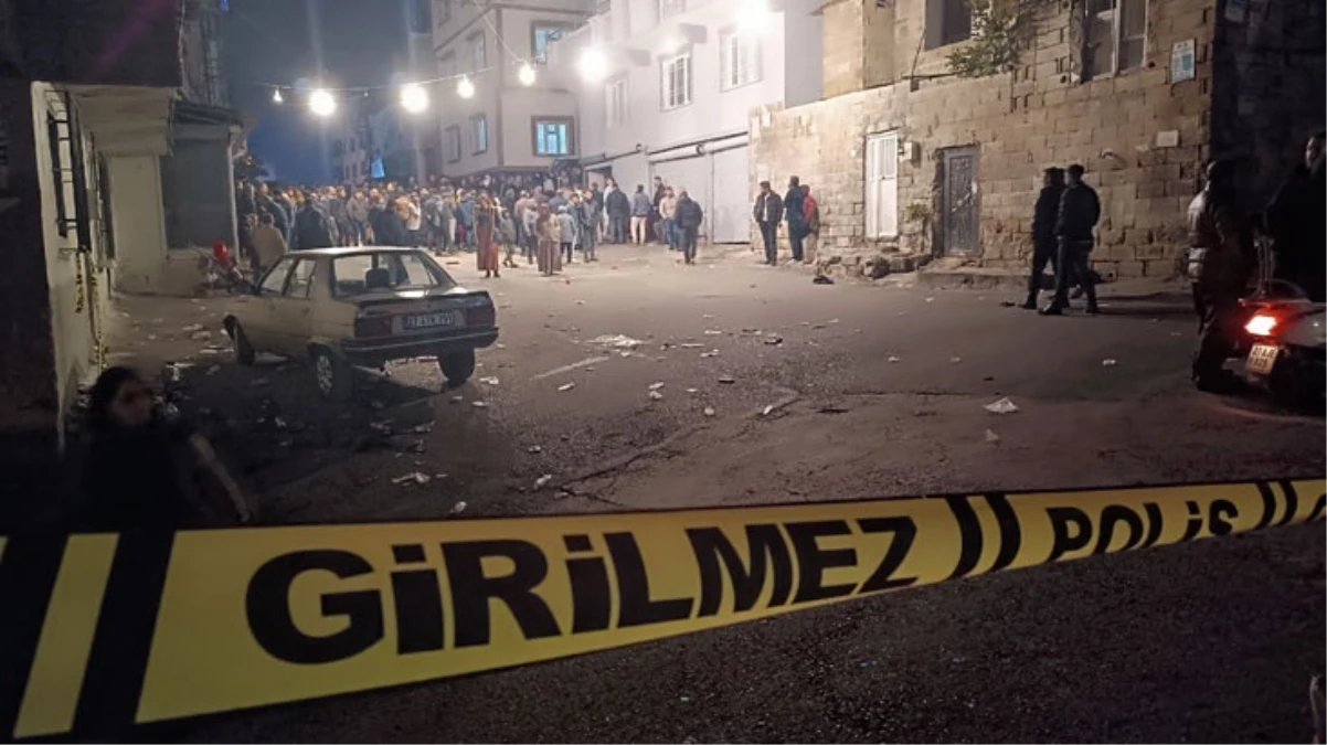 Sokak düğününü basan gelinin eski eşi ve yakınları ortalığı kan gölüne çevirdi: 1 ölü, 4 yaralı