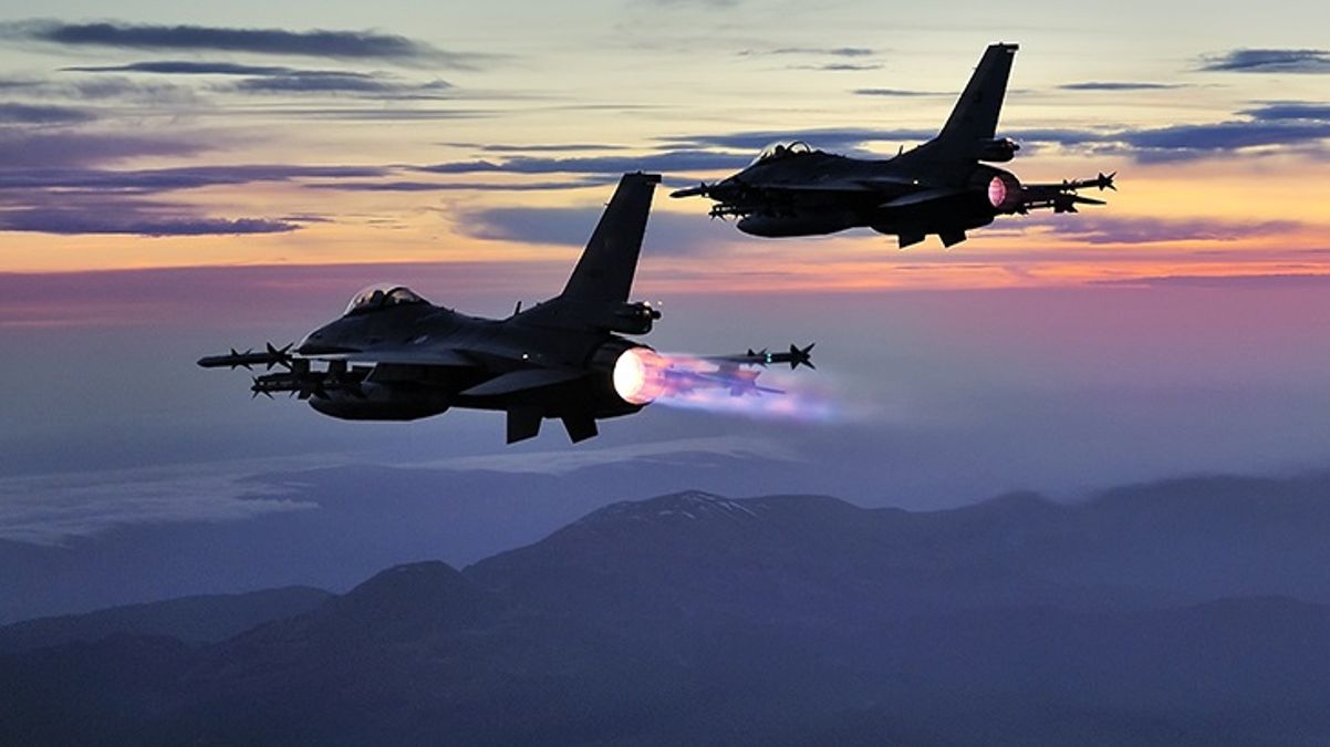 Son Dakika: Irak’ın kuzeyine yeni hava harekatı! 12 hedef imha edilirken, çok sayıda terörist etkisiz hale getirildi