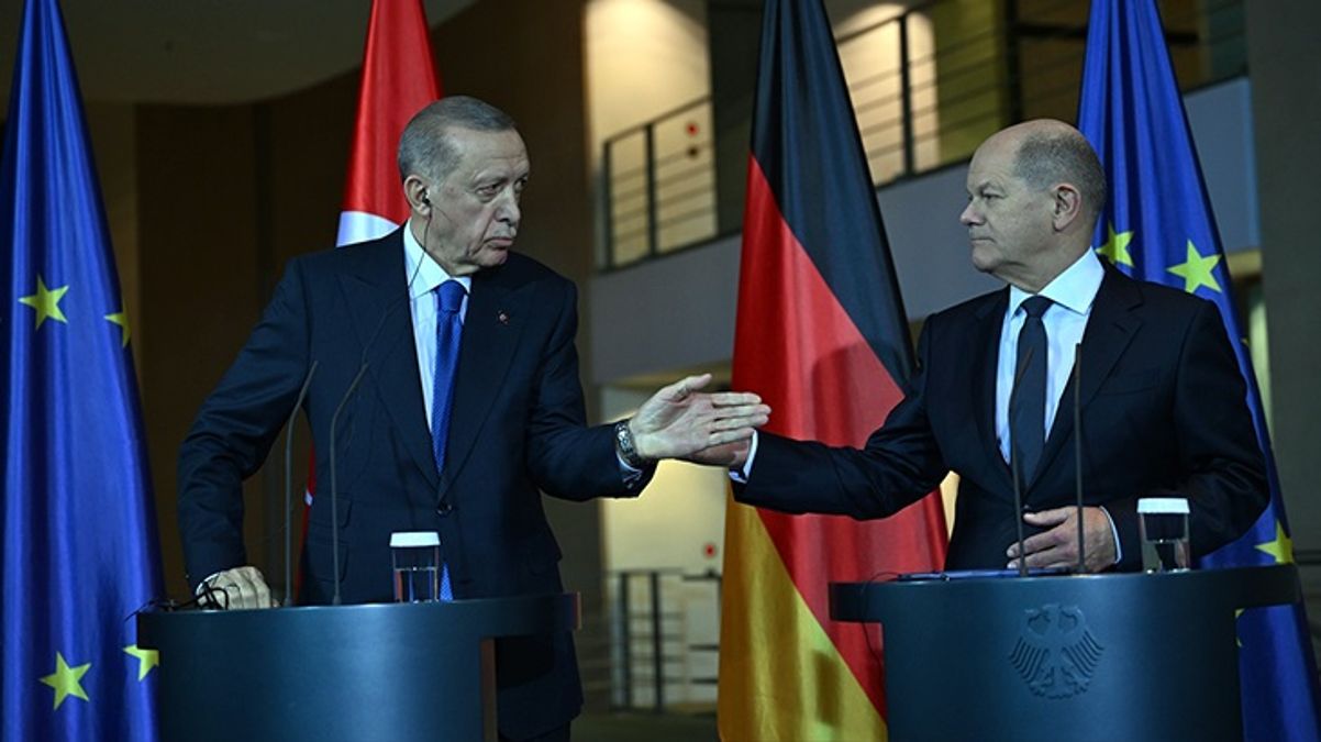 Sorunu Fahrettin Altun çözdü! Erdoğan’ın Olaf Scholz’la yaptığı basın toplantısını Alman tarafı istememiş