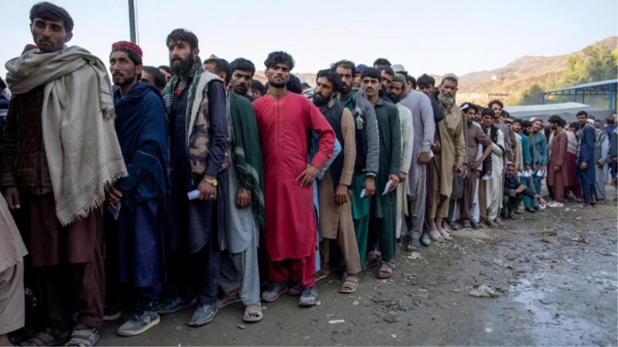 Süre doldu! Pakistan’da ülkeyi gönüllü olarak terk etmeyen göçmenler sınır dışı ediliyor