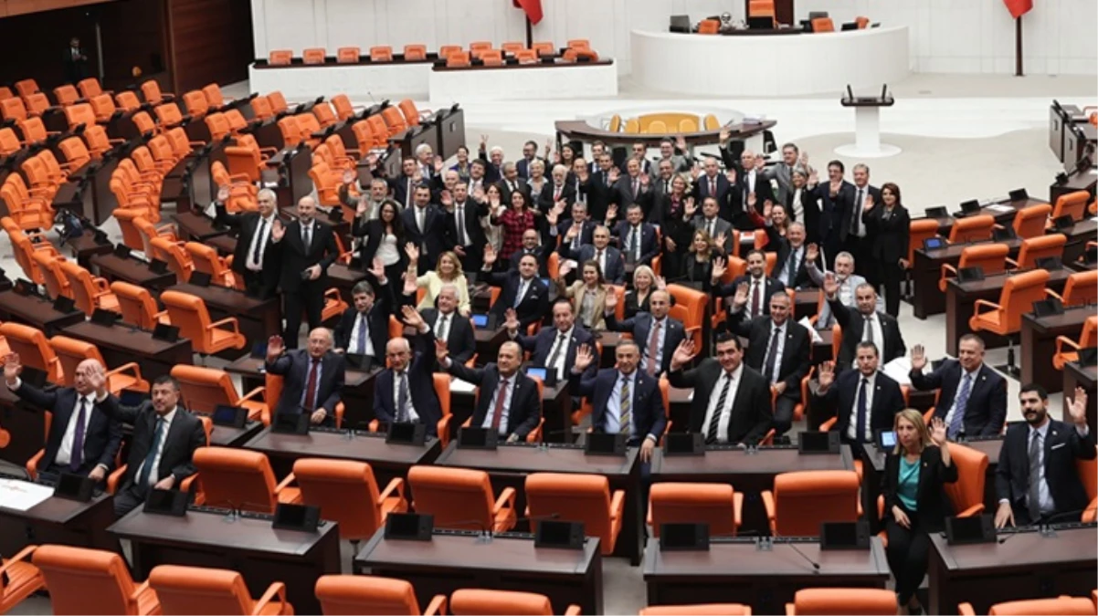 Yargıtay’ın AYM hamlesi sonrası harekete geçtiler! CHP’nin Meclis’teki eylemine 4 partiden destek ziyareti