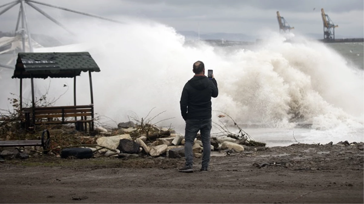 Zonguldak’ta olumsuz hava koşulları nedeniyle eğitime 1 gün ara verildi