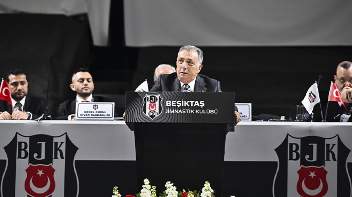 Beşiktaş’ta Ahmet Nur Çebi yönetimi ibra edildi