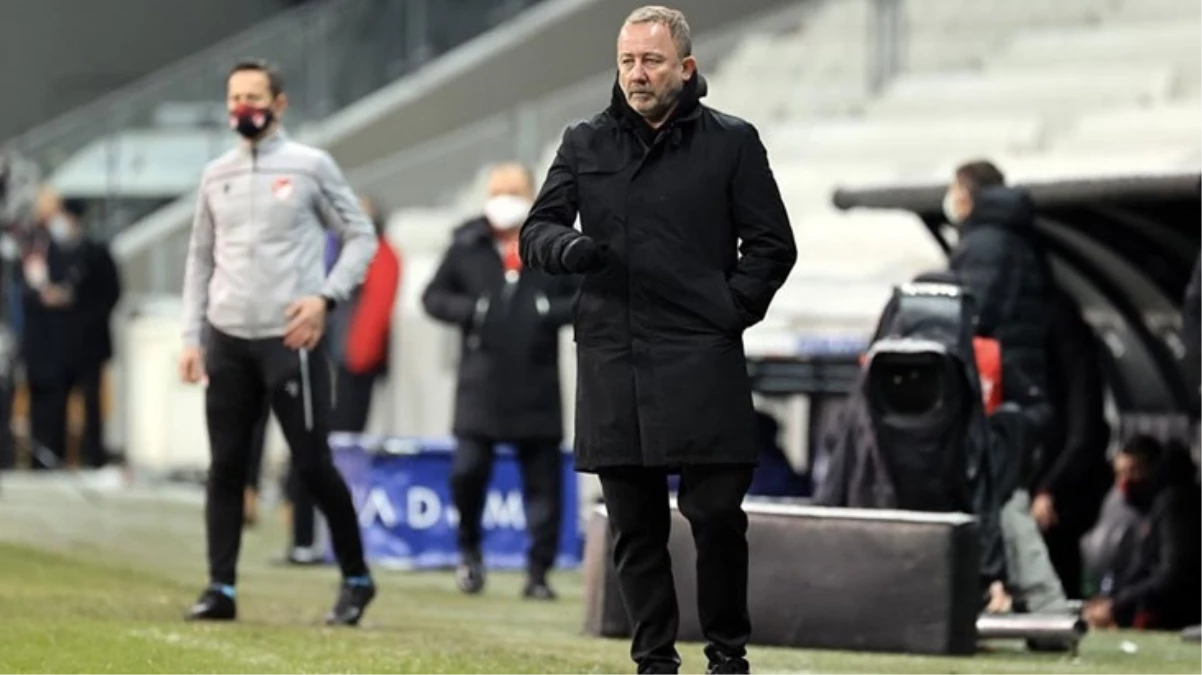 Adı Beşiktaş’la anılan Sergen Yalçın sessizliğini bozdu