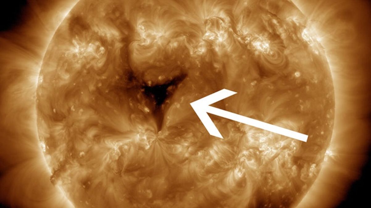 Güneş’in yüzeyinde kara delik açıldı, radyasyon akımları Dünya’ya doğru geliyor
