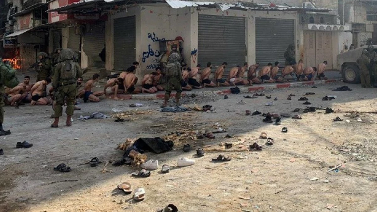 İsrail ordusu Gazze’de 700 Filistinliyi yarı çıplak halde istifleyip kamyonlarla götürdü