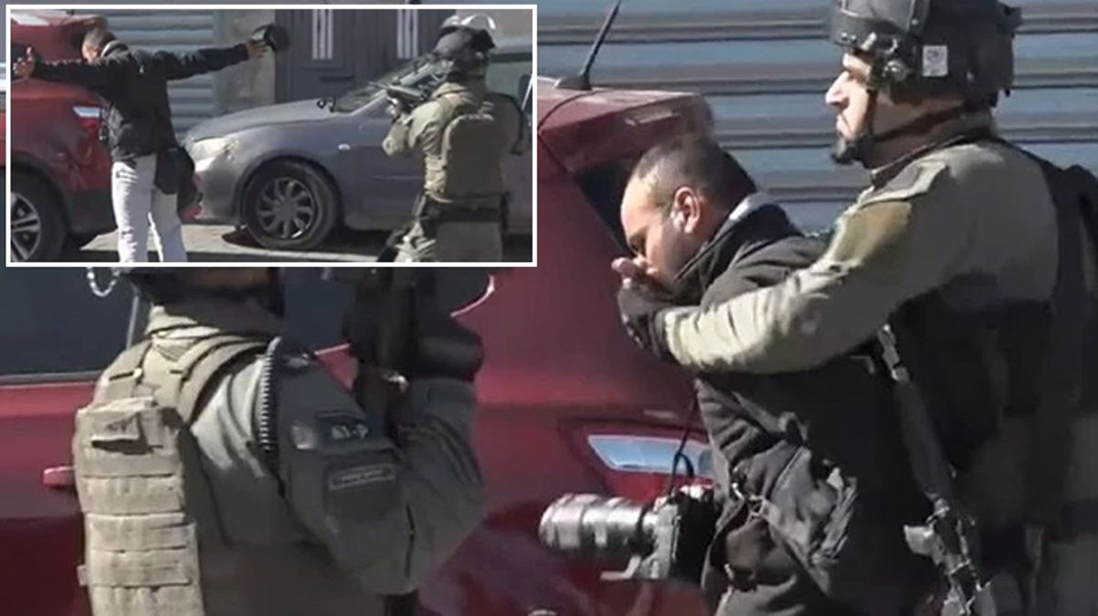 İsrail polisi, Mescidi Aksa’da bir basın mensubunu öldüresiye dövdü