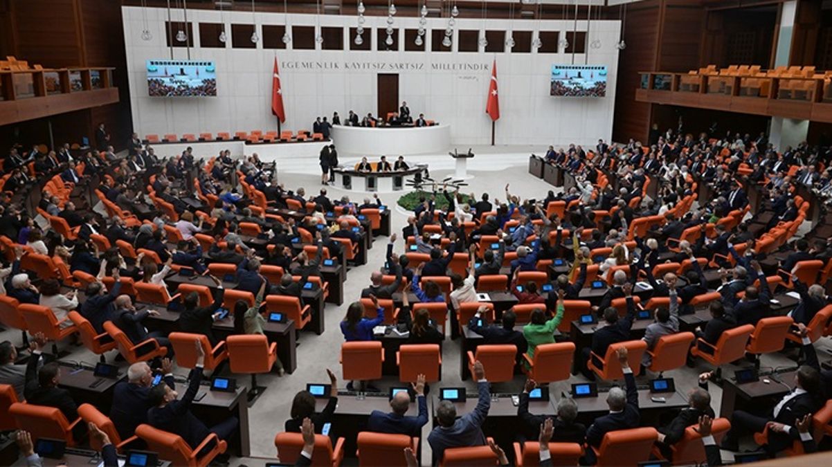 İsveç’in NATO’ya katılım protokolü TBMM Dışişleri Komisyonu’nda kabul edildi