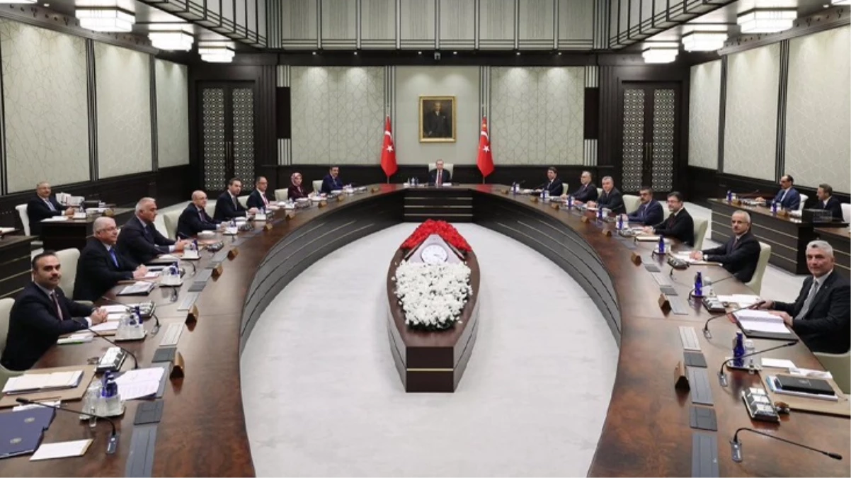 Kabine toplantısı, Beştepe’de başladı! Masada milyonlarca çalışanı ilgilendiren asgari ücret konusu var