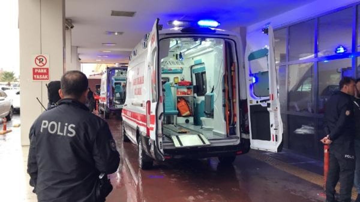 Liselilerin ‘yan baktın’ kavgası: 1 ölü, 1 yaralı