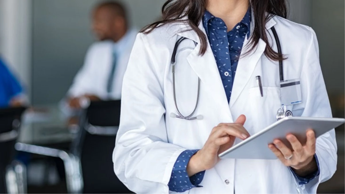 Adana’da sahte doktor yaka kartı takan kadın gözaltına alındı